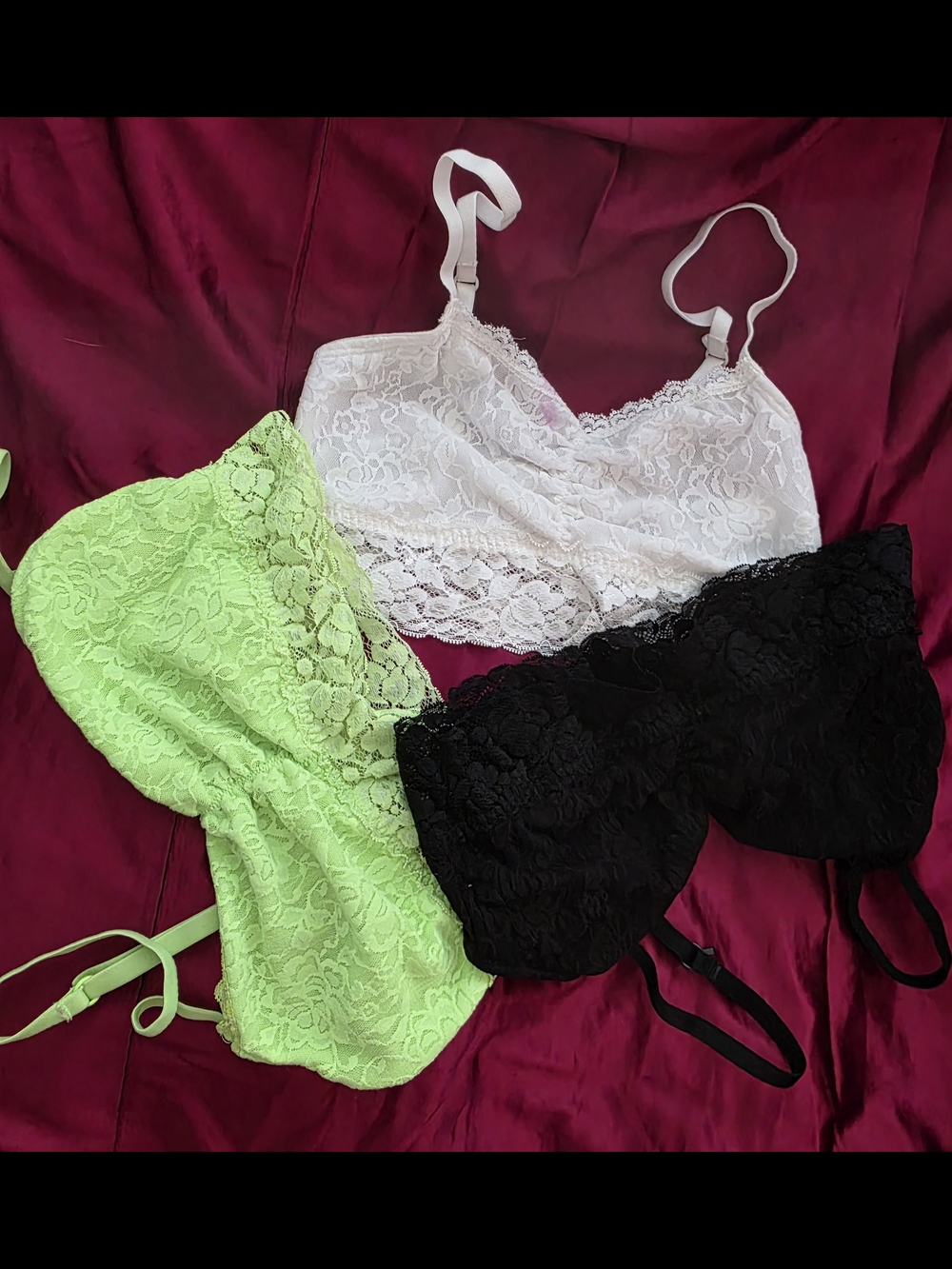 NWOT- Fruit Of The Loom 34B  Lace Bralette Trio — White, Black & Lime Green
